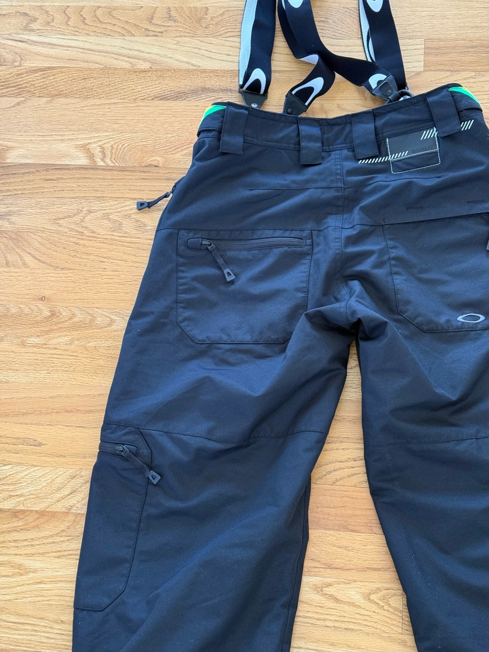 Oakley Black Men's Snow/Ski Pants with Rainbow Stripe Accent - Picture 9 of 16